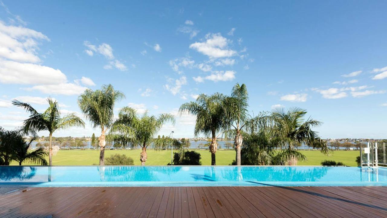 Crowne Plaza Perth By Ihg Hotel Exterior photo