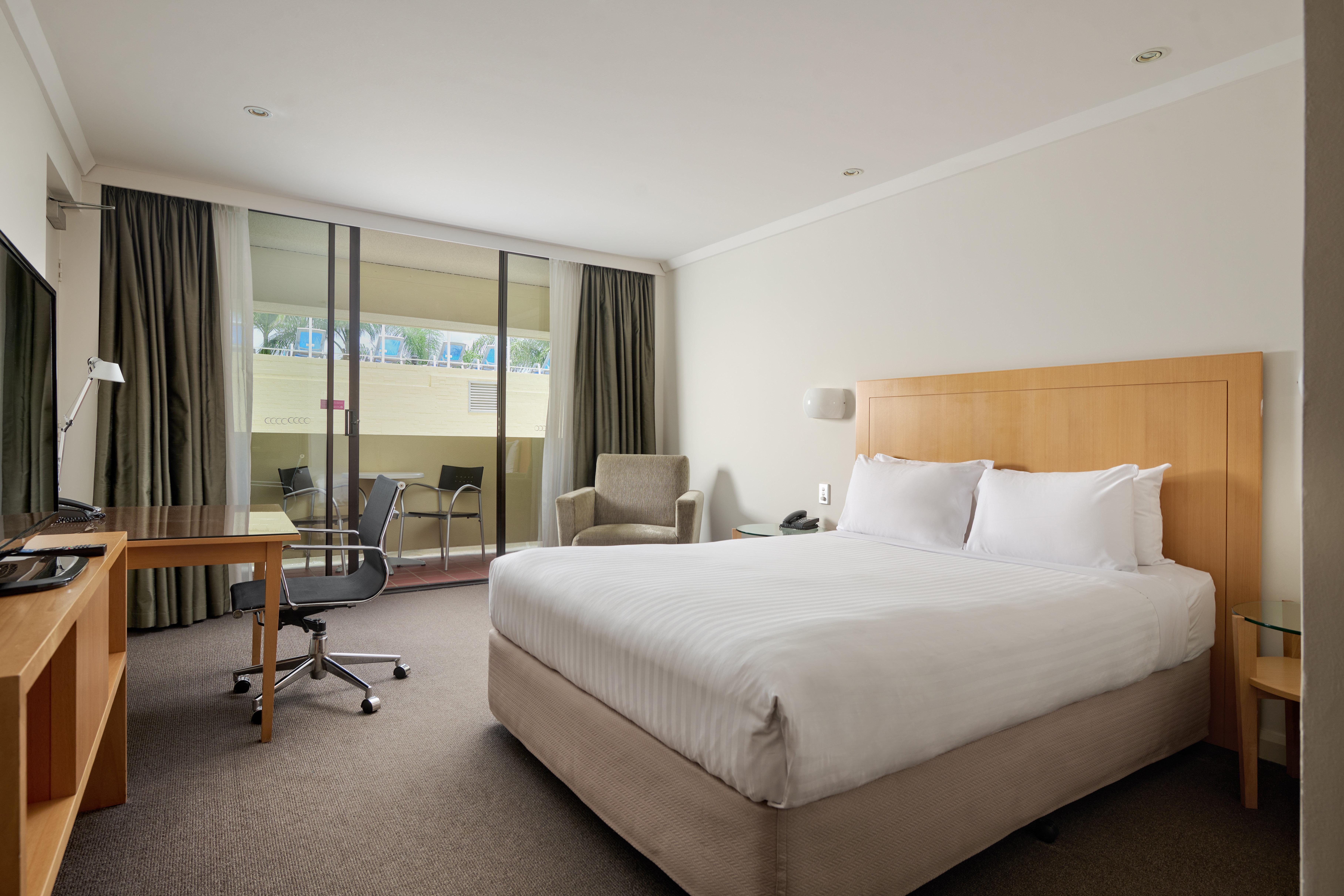 Crowne Plaza Perth By Ihg Hotel Exterior photo