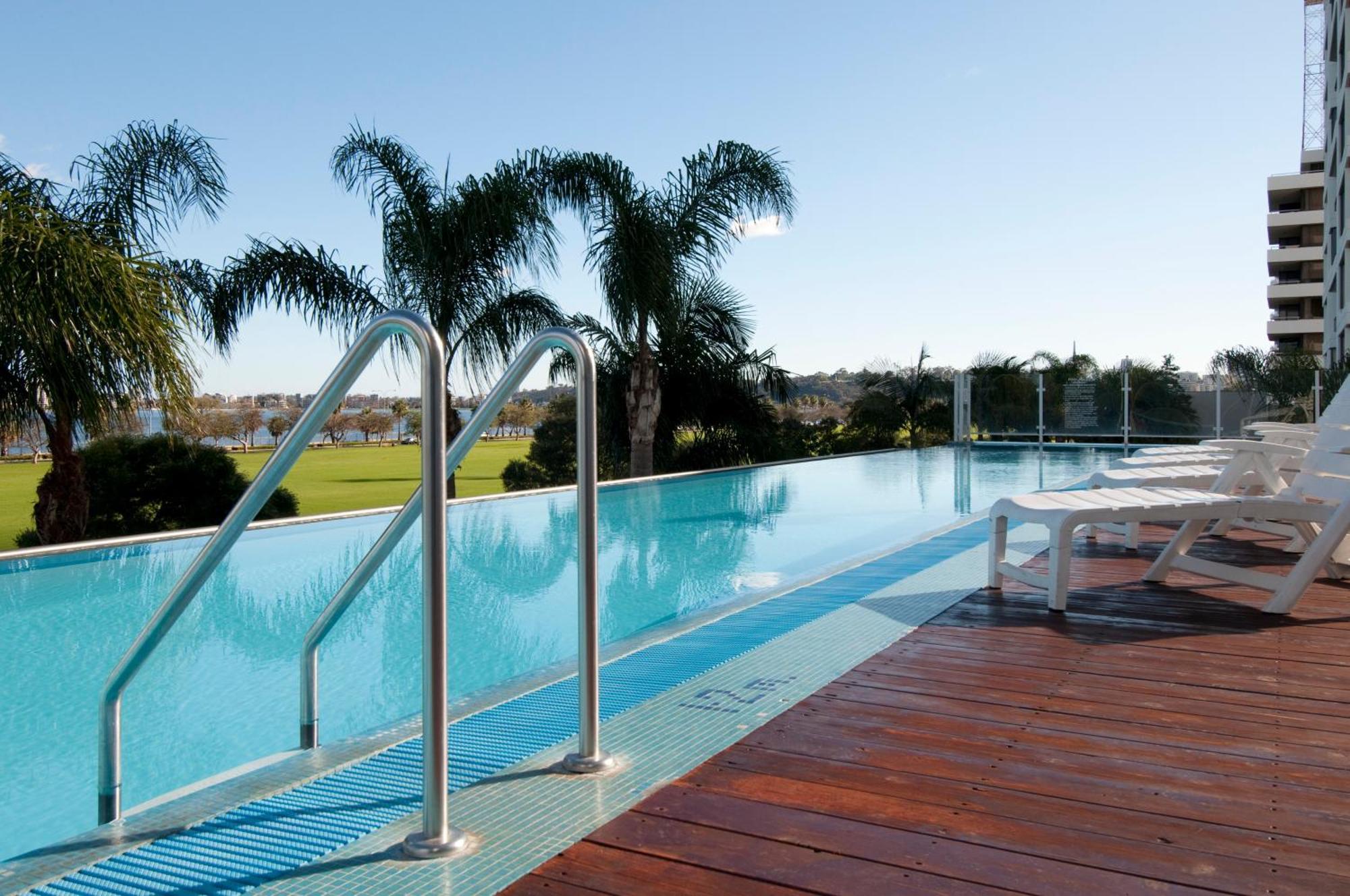 Crowne Plaza Perth By Ihg Hotel Exterior photo