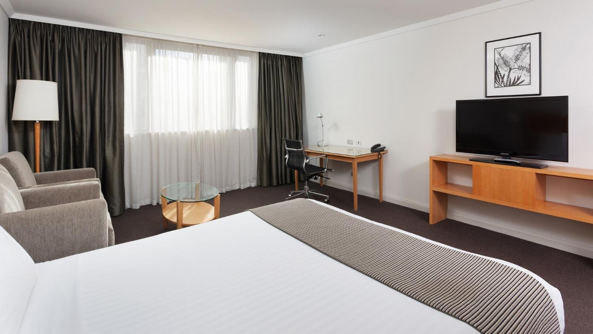 Crowne Plaza Perth By Ihg Hotel Exterior photo